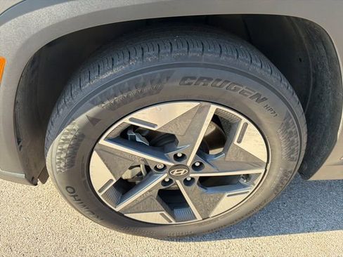 Used 2025 Hyundai Tucson SEL FWD image 11