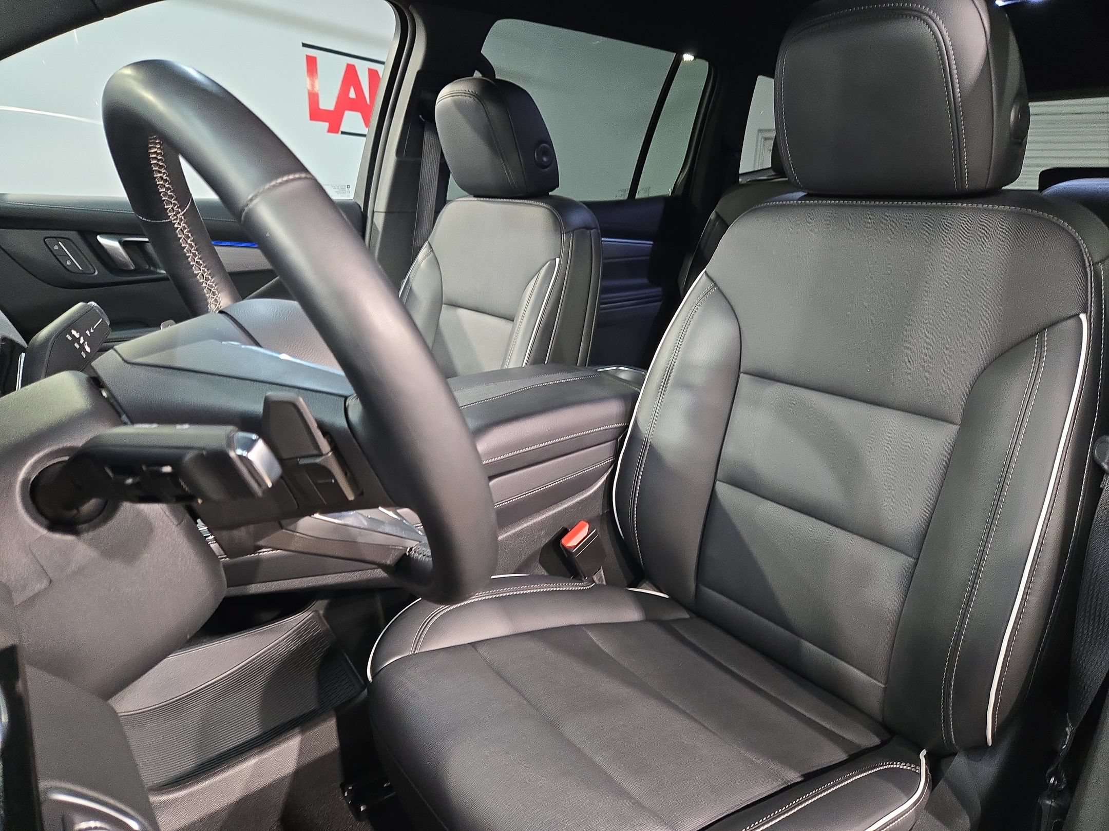 Used 2025 Buick Enclave Preferred FWD image 24