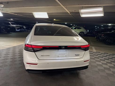 Used 2024 Honda Accord Touring image 6