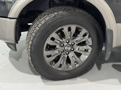 Used 2017 Nissan Titan Platinum Reserve image 43