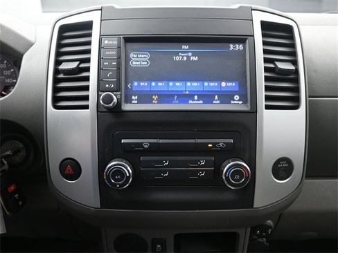Used 2019 Nissan Frontier SV image 11