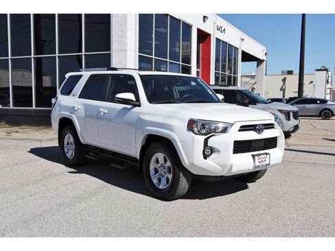 Used 2023 Toyota 4Runner SR5 Premium image 9