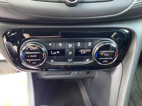 Used 2020 Buick Encore GX Essence image 23