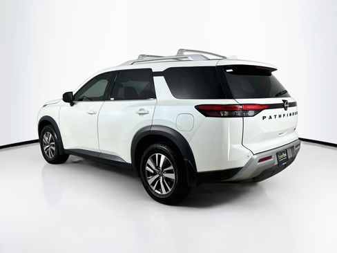 Used 2022 Nissan Pathfinder SL w/ SL Black Package FWD image 5