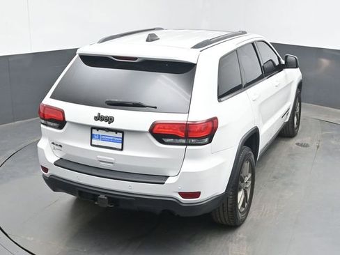 Used 2017 Jeep Grand Cherokee Laredo AWD/4WD image 37