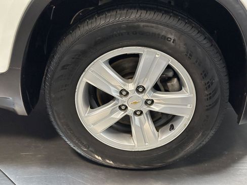 Used 2019 Chevrolet Trax LT w/ LT Convenience Package image 17