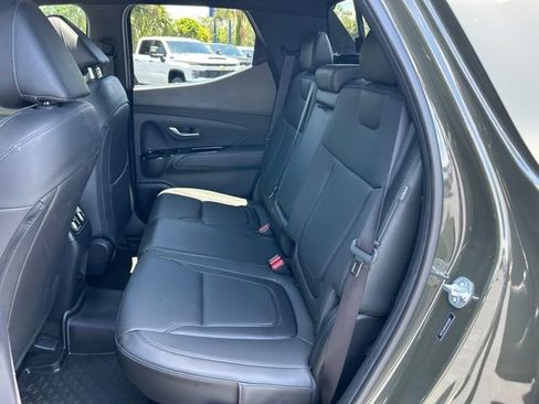 Used 2025 Hyundai Santa Cruz SEL FWD image 15