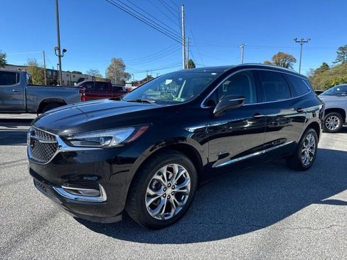 Used 2021 Buick Enclave Avenir w/ Avenir Technology Package image 2
