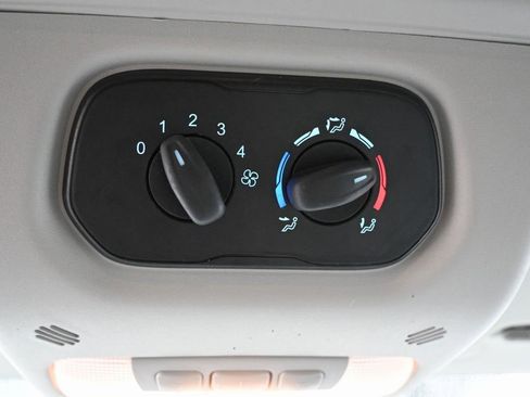 Used 2019 Ford Transit 350 XL image 26