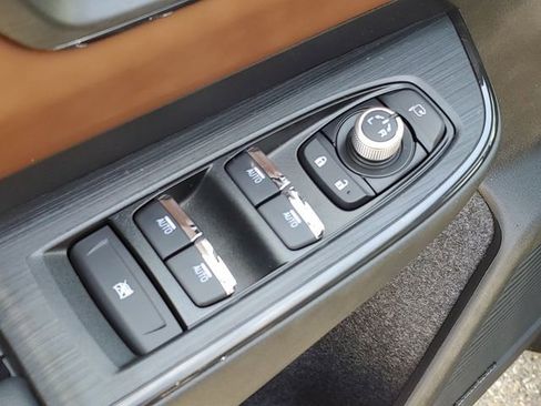 New 2026 Subaru Outback Touring AWD/4WD image 16