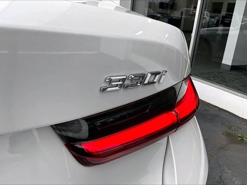 Certified 2024 BMW 330i Sedan w/ Premium Package image 9