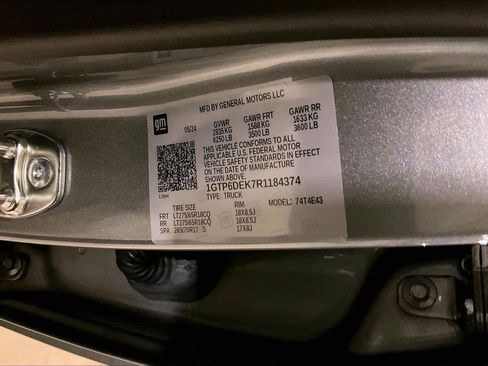 Used 2024 GMC Canyon AT4 w/ AT4 Premium Package image 33