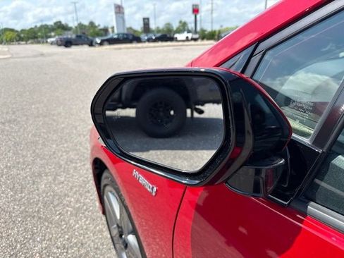Used 2019 Toyota Prius Limited FWD image 7