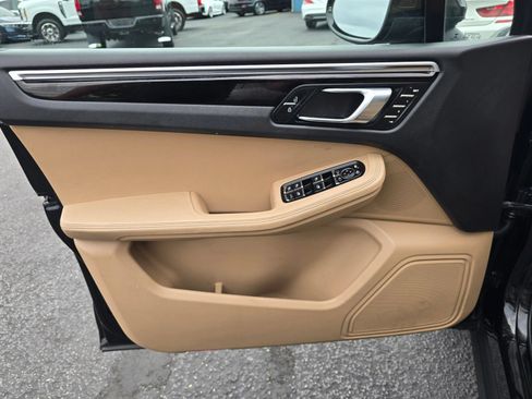 Used 2019 Porsche Macan AWD/4WD image 20