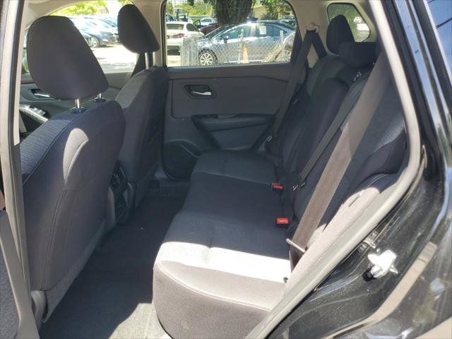 Used 2023 Nissan Rogue SV FWD image 8