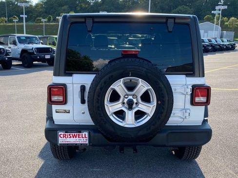 Used 2019 Jeep Wrangler Unlimited Sport S AWD/4WD image 4