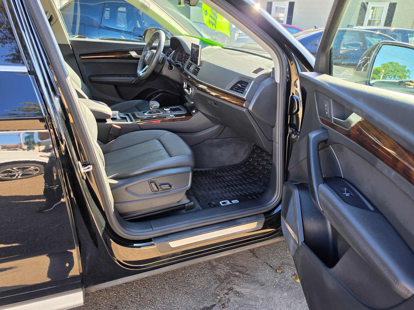 Used 2019 Audi Q5 2.0T Premium Plus w/ Premium Plus Package AWD/4WD image 22