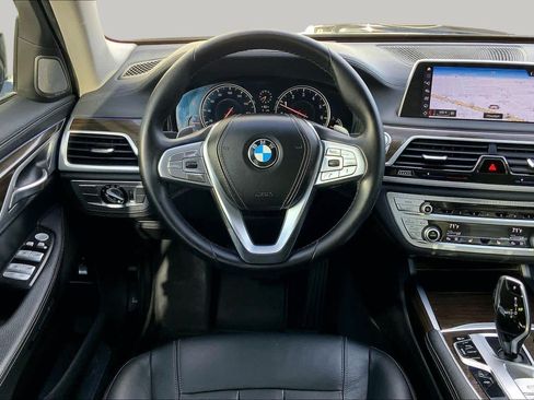 Used 2018 BMW 740i RWD image 6