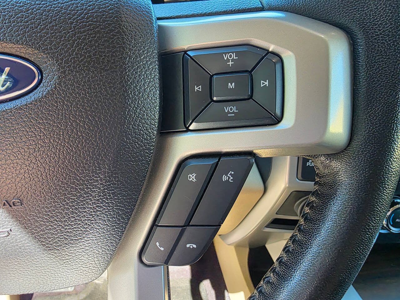 Used 2017 Ford F150 Lariat AWD/4WD image 23