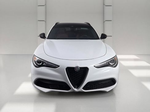 Used 2023 Alfa Romeo Stelvio Veloce AWD/4WD image 3