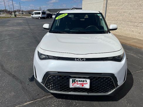 Used 2024 Kia Soul LX w/ Option Group 015 FWD image 3
