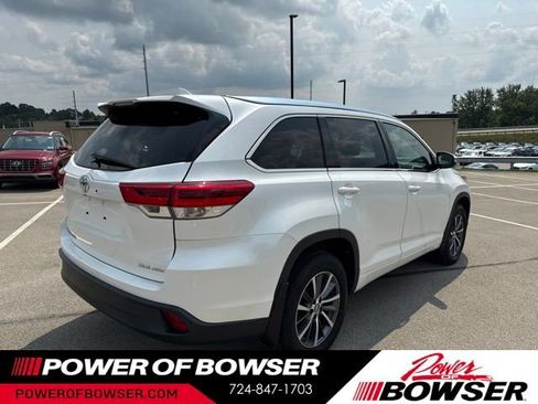 Used 2017 Toyota Highlander XLE w/ Carpet Mat Package AWD/4WD image 8