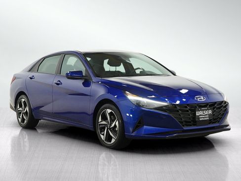 Used 2023 Hyundai Elantra SEL w/ Convenience Package FWD image 7