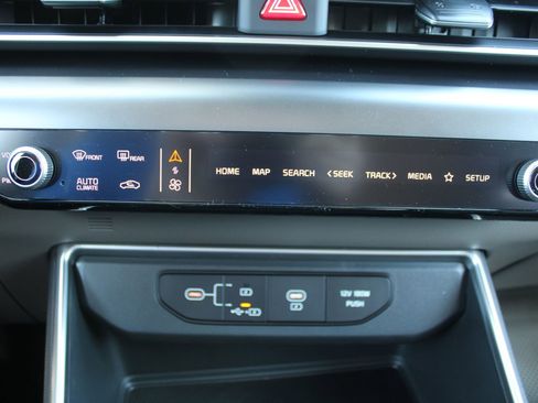 New 2026 Kia Carnival FWD image 45
