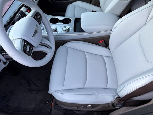 New 2026 Genesis GV70 2.5T Advanced AWD/4WD image 12