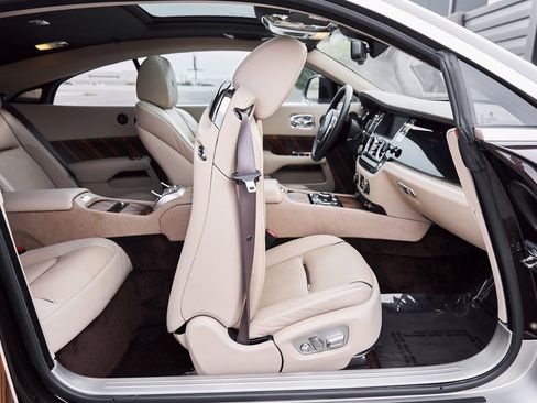 Used 2014 Rolls-Royce Wraith image 42