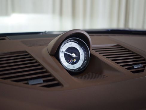 Used 2023 Porsche 911 Carrera S w/ Sport Package image 29