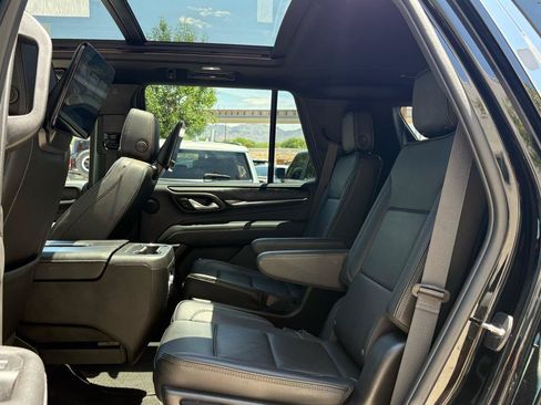Used 2023 GMC Yukon Denali w/ Advanced Technology Package AWD/4WD image 37