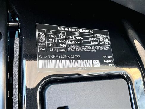 Used 2025 Mercedes-Benz Sprinter 2500 image 39