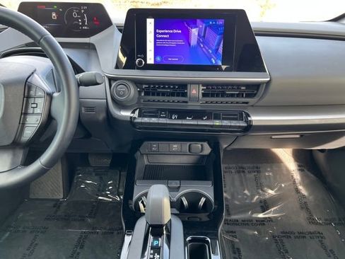 Used 2025 Toyota Prius LE image 20