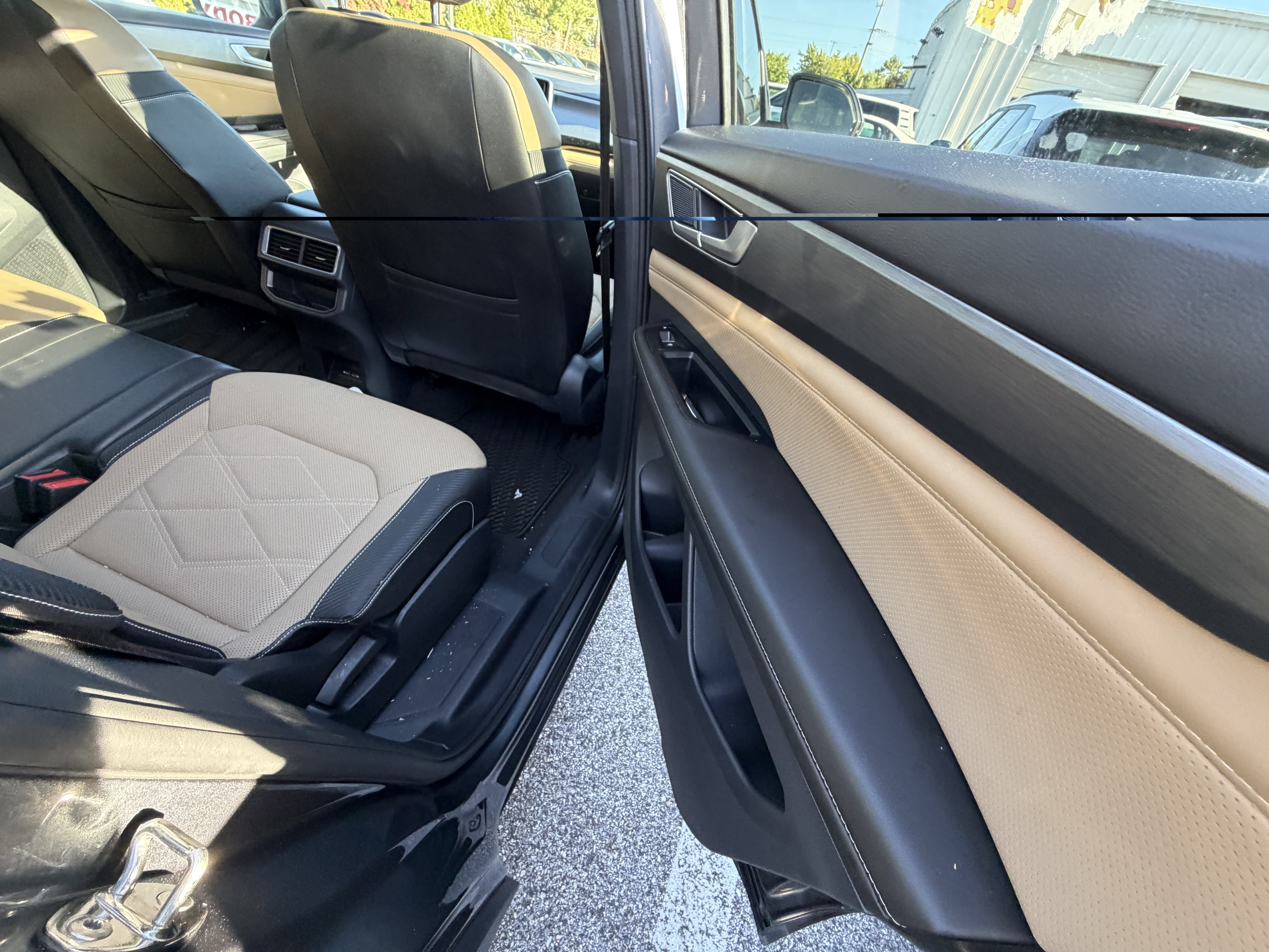 Used 2024 Volkswagen Atlas Cross Sport SE AWD/4WD image 16