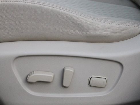 Certified 2020 Nissan Rogue SV image 22