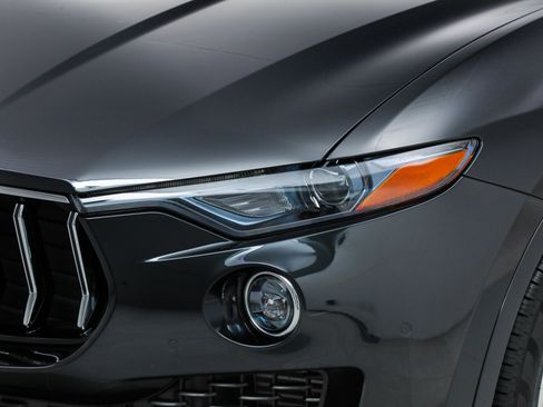 Certified 2023 Maserati Levante GT AWD/4WD image 10