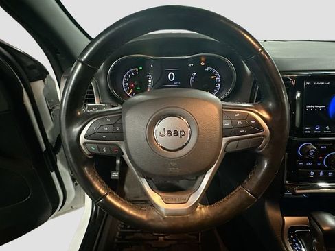 Used 2020 Jeep Grand Cherokee Altitude image 12