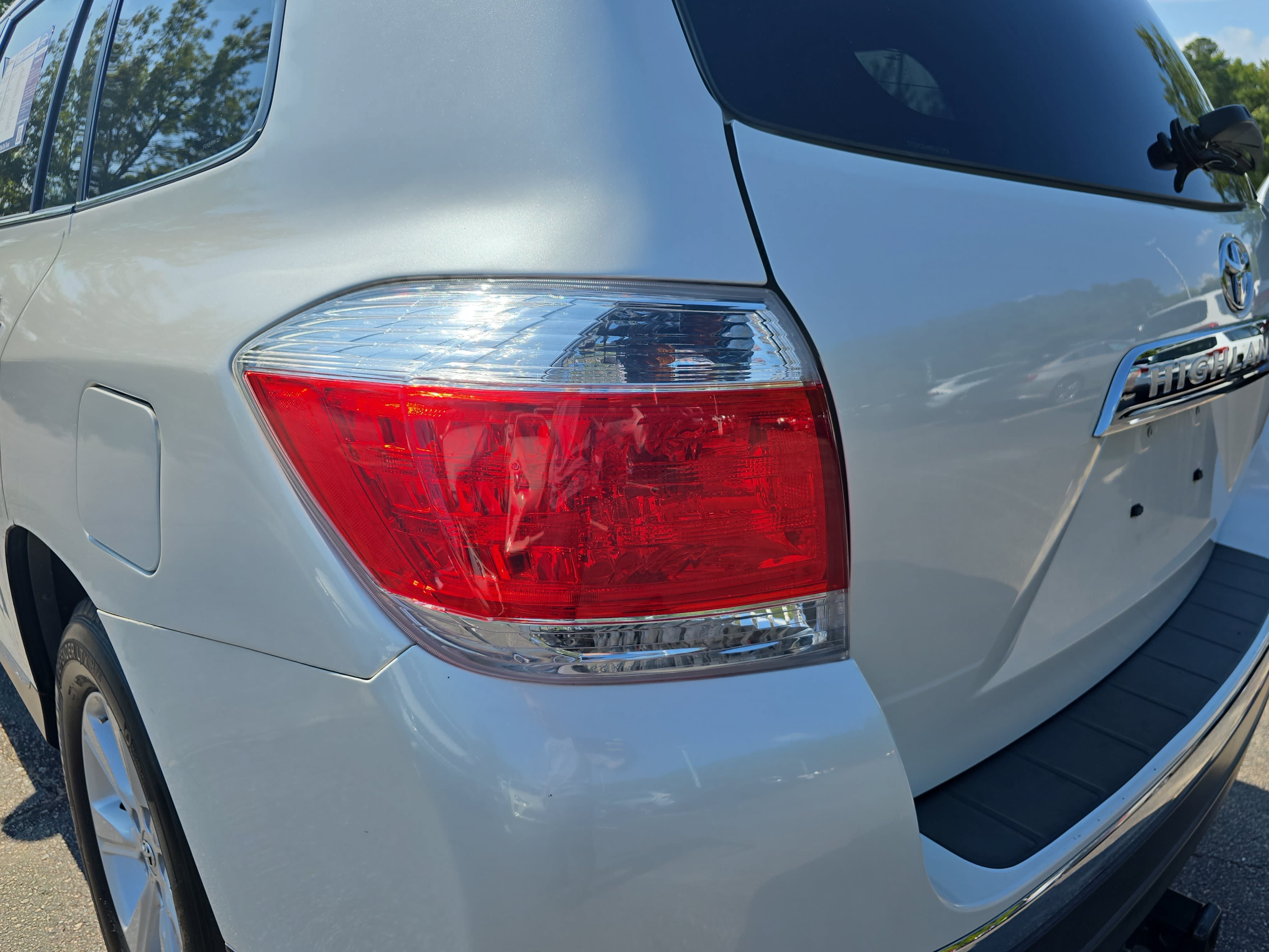 Used 2013 Toyota Highlander Plus FWD image 33