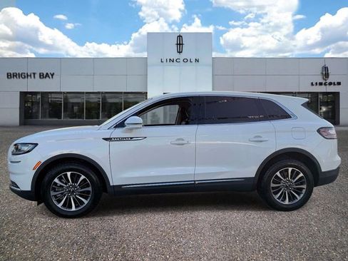 Certified 2022 Lincoln Nautilus AWD w/ Premium Package image 3