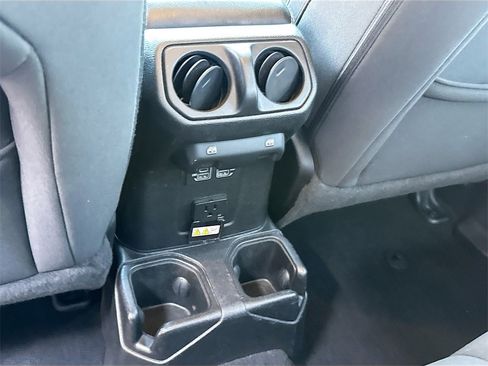 Used 2023 Jeep Gladiator Overland image 29