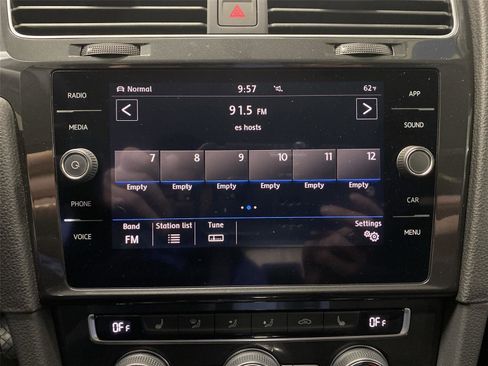 Used 2019 Volkswagen e-Golf SE w/ Driver Assistance Package FWD image 16