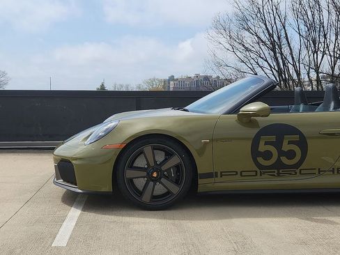 New 2026 Porsche 911 GTS image 6