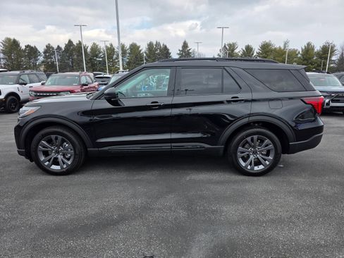 New 2026 Ford Explorer Active w/ Active Comfort Package image 2