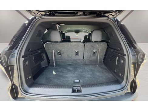 Certified 2024 Chevrolet Traverse Z71 w/ LPO, Floor Liner Package AWD/4WD image 30