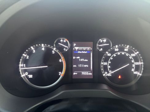 Used 2020 Lexus GX 460 Premium image 18