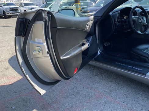 Used 2006 Chevrolet Corvette Convertible w/ Preferred Equipment Group image 13