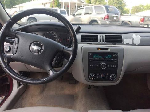 Used 2008 Chevrolet Impala LTZ FWD image 11