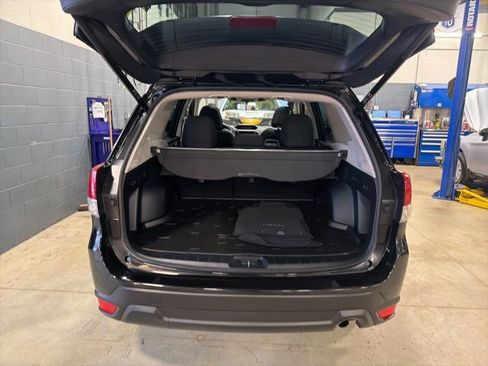 Used 2023 Subaru Forester Premium image 9
