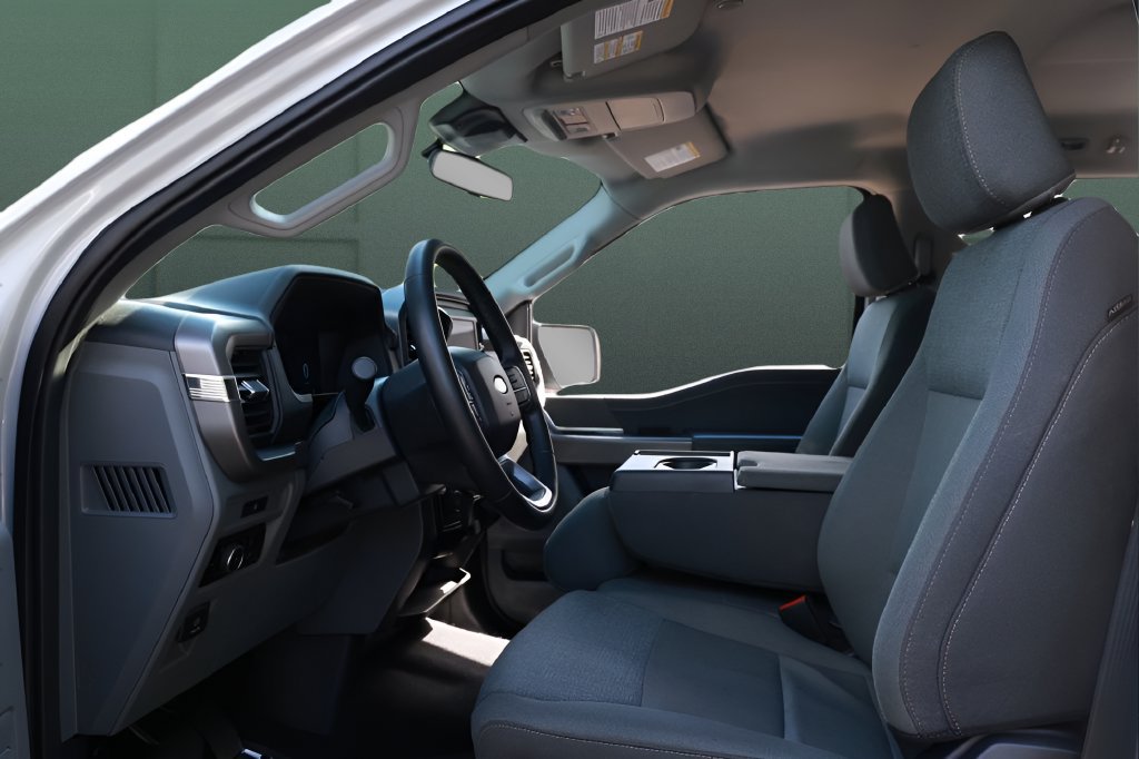 Used 2025 Ford F150 XLT w/ Equipment Group 301A Standard AWD/4WD image 17